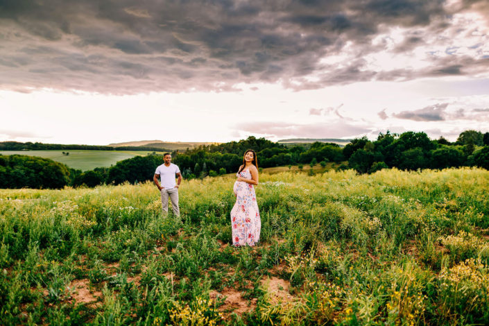 Maternity couple in the rolling hills of Germany